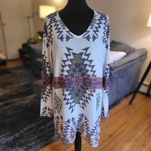 Vocal Aztec Geometric Patterned Long Sleeve Top Size XL - 3X - Picture 9 of 12
